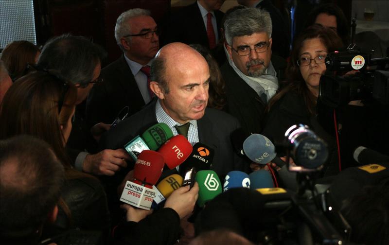 De Guindos avanza que la economía habría crecido en el primer trimestre un 0,8% De Guindos avanza que la economía habría crecido en el primer trimestre un 0,8%