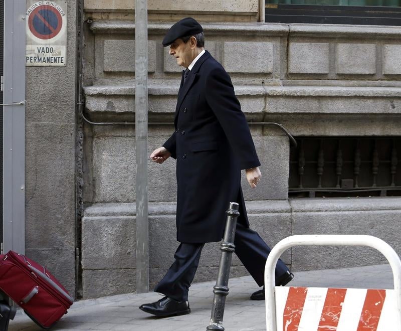Declaran ante el juez los exconsejeros de Caja Madrid que no usaron sus tarjetas opacas Declaran ante el juez los exconsejeros de Caja Madrid que no usaron sus tarjetas opacas