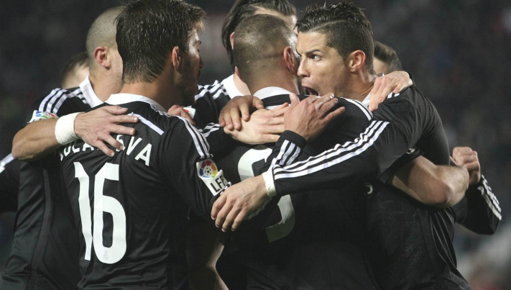 El Real Madrid celebra un gol de Cristiano