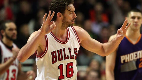 Pau Gasol firm&oacute; otro doble-doble ante los Suns
