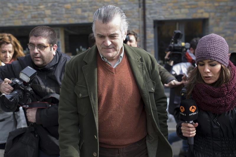 El PSOE recurre el auto de Pablo Ruz para pedir la imputación de Acebes y Cospedal El PSOE recurre el auto de Pablo Ruz para pedir la imputación de Acebes y Cospedal