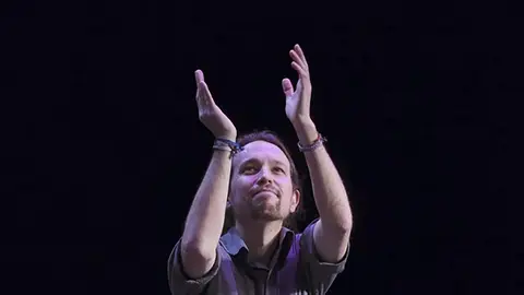 Pablo Iglesias, a Rajoy: "España se merece un debate entre usted y yo" Pablo Iglesias, a Rajoy: "España se merece un debate entre usted y yo"