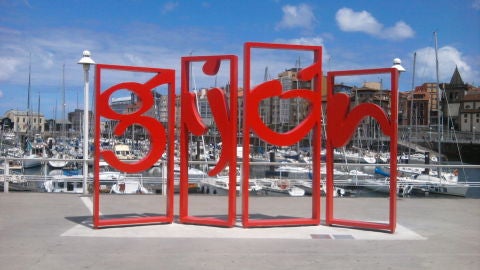 Gij&oacute;n