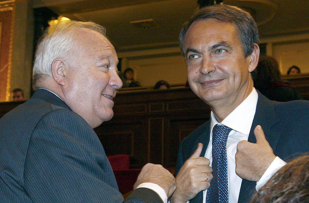 Margallo califica de "inoportuno y desleal" el viaje de Zapatero y Moratinos a Cuba Margallo califica de "inoportuno y desleal" el viaje de Zapatero y Moratinos a Cuba