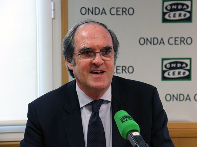 Ángel Gabilondo: "Ciudadanos tendrá que elegir si prefiere apoyar a Cifuentes o abrir un nuevo proceso" Ángel Gabilondo: "Ciudadanos tendrá que elegir si prefiere apoyar a Cifuentes o abrir un nuevo proceso"