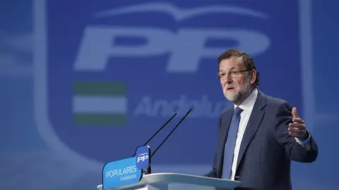Rajoy durante su intervención en la clausura del XIV Congreso del PP de Andalucía Rajoy durante su intervención en la clausura del XIV Congreso del PP de Andalucía
