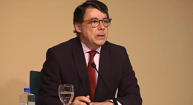 El comisario Villarejo denuncia a Ignacio González por sus declaraciones sobre chantajes policiales El comisario Villarejo denuncia a Ignacio González por sus declaraciones sobre chantajes policiales
