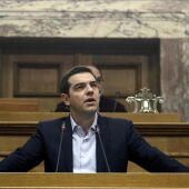 Alexis Tsipras pronuncia un discurso en el Parlamento griego
