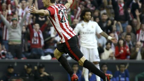 Aduriz marcaba un aut&eacute;ntico golazo a Iker Casillas