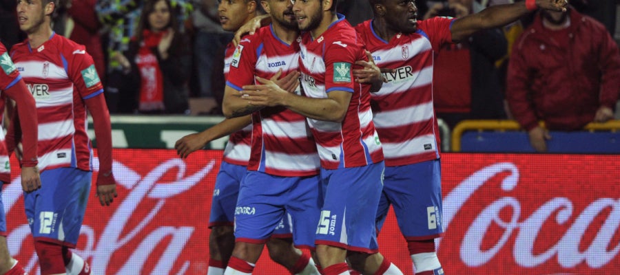 Los jugadores del Granada celebran un gol Los jugadores del Granada celebran un gol