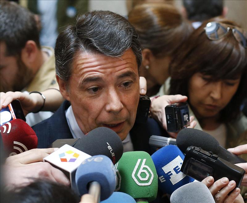 Territorio negro: La caída de Ignacio González. Entre el ático y las cloacas Territorio negro: La caída de Ignacio González. Entre el ático y las cloacas