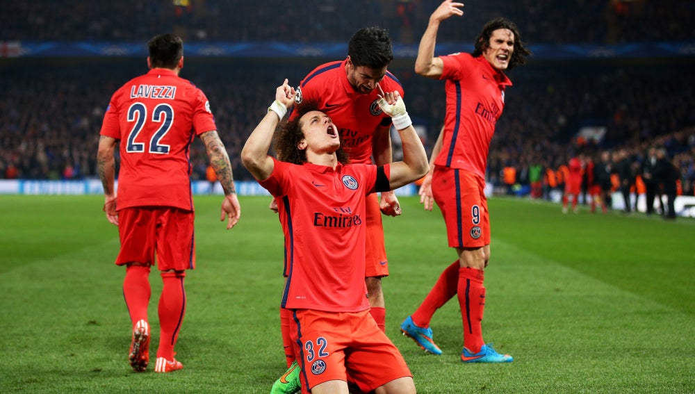 David Luiz celebra su gol
