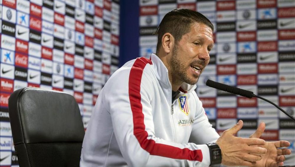 El entrenador del Atlético de Madrid, Diego Simeone, durante una rueda de prensa