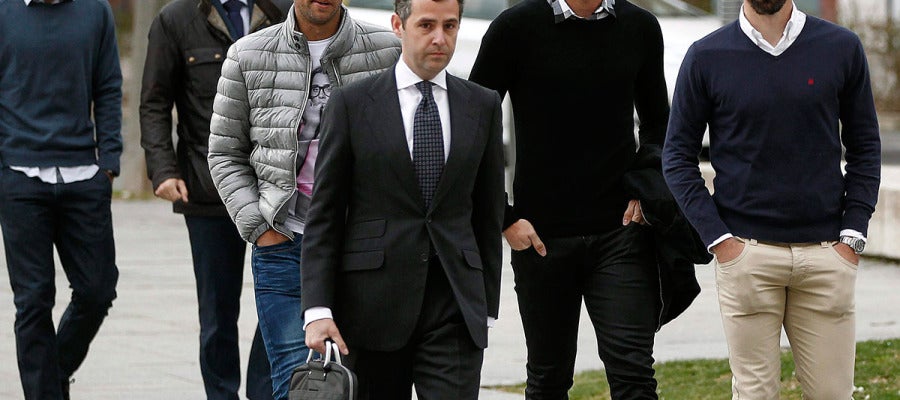 Jordi Figueras, Antonio Amaya e Ivan Amaya, a su llegada al Palacio de Justicia de Pamplona Jordi Figueras, Antonio Amaya e Ivan Amaya, a su llegada al Palacio de Justicia de Pamplona