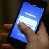 Acceso a Facebook desde un dispositivo móvil