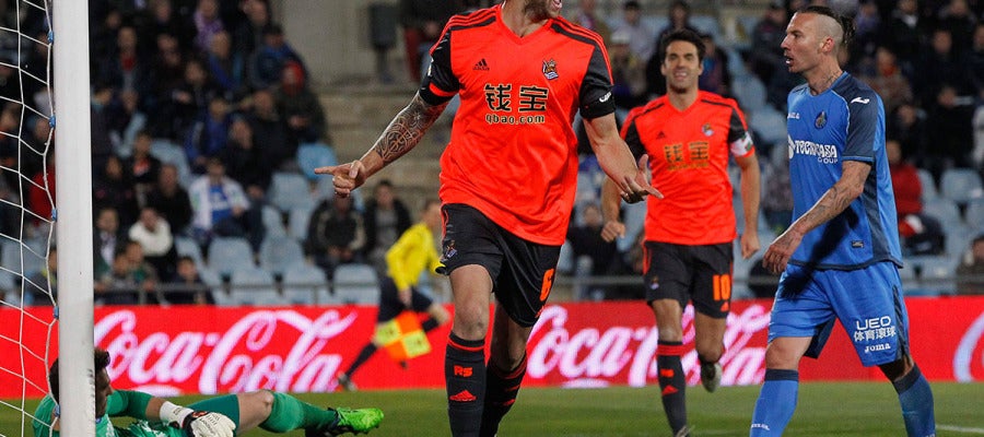Íñigo Martínez celebra su gol ante el Getafe Íñigo Martínez celebra su gol ante el Getafe