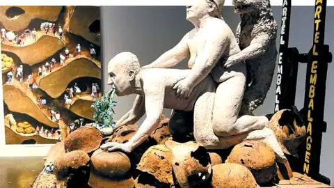 El director del Macba cancela una exposición por una obra "ofensiva" al Rey Juan Carlos El director del Macba cancela una exposición por una obra "ofensiva" al Rey Juan Carlos