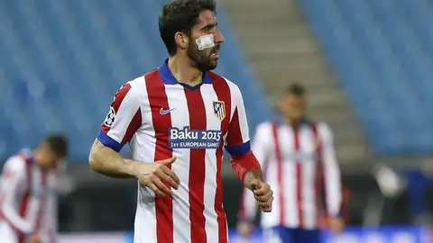 Raúl García durante el partido ante el Leverkusen Raúl García durante el partido ante el Leverkusen
