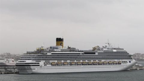 El crucero &#39;Costa Fascinosa&#39; a su llegada al puerto de Palma