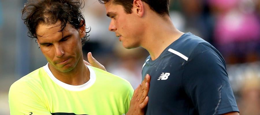 Rafa Nadal felicita a Milos Raonic Rafa Nadal felicita a Milos Raonic