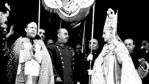 Curas en el franquismo Curas en el franquismo