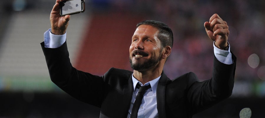 Diego Simeone, feliz entrenador a largo plazo del Atlético de Madrid Diego Simeone, feliz entrenador a largo plazo del Atlético de Madrid