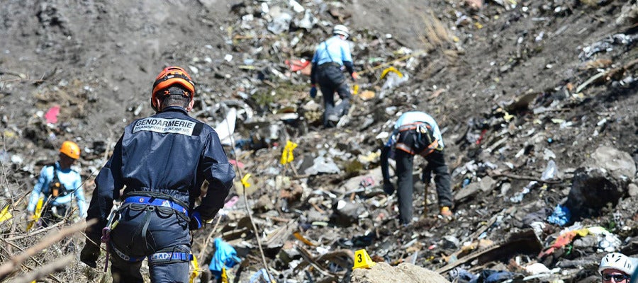 Tareas de búsqueda e identificación en los Alpes Tareas de búsqueda e identificación en los Alpes