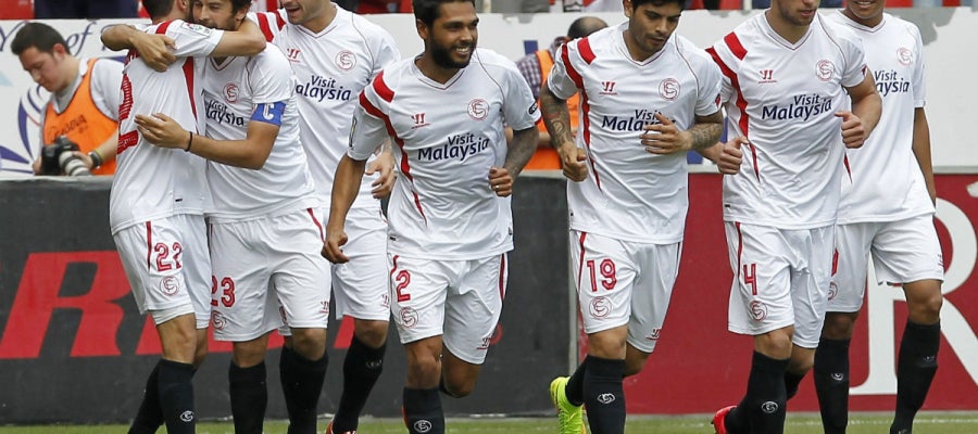 Los jugadores del Sevilla celebran un gol Los jugadores del Sevilla celebran un gol