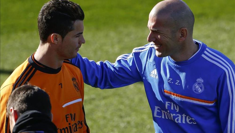 Zidane y Cristiano Ronaldo durante un entrenamiento
