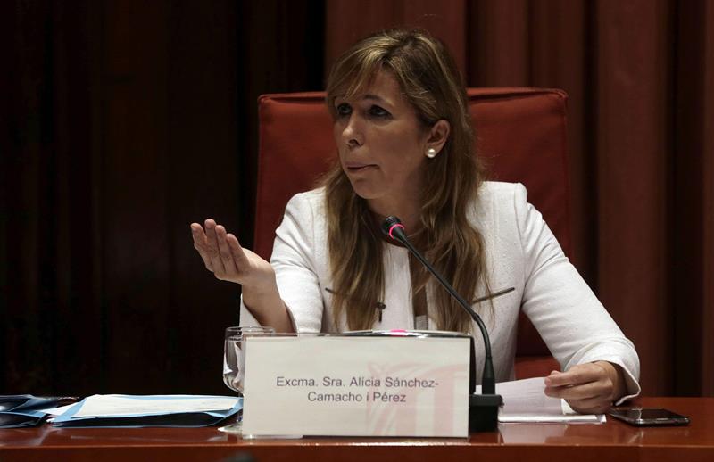 Sánchez Camacho pide a Mas respeto al Jefe de Estado y a la unidad de España Sánchez Camacho pide a Mas respeto al Jefe de Estado y a la unidad de España