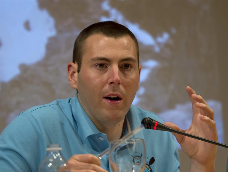 Aventura - Juan Bolívar: "Vimos cómo la camilla se les cayó al agua y nos dijeron que no nos preocupáramos" Aventura - Juan Bolívar: "Vimos cómo la camilla se les cayó al agua y nos dijeron que no nos preocupáramos"