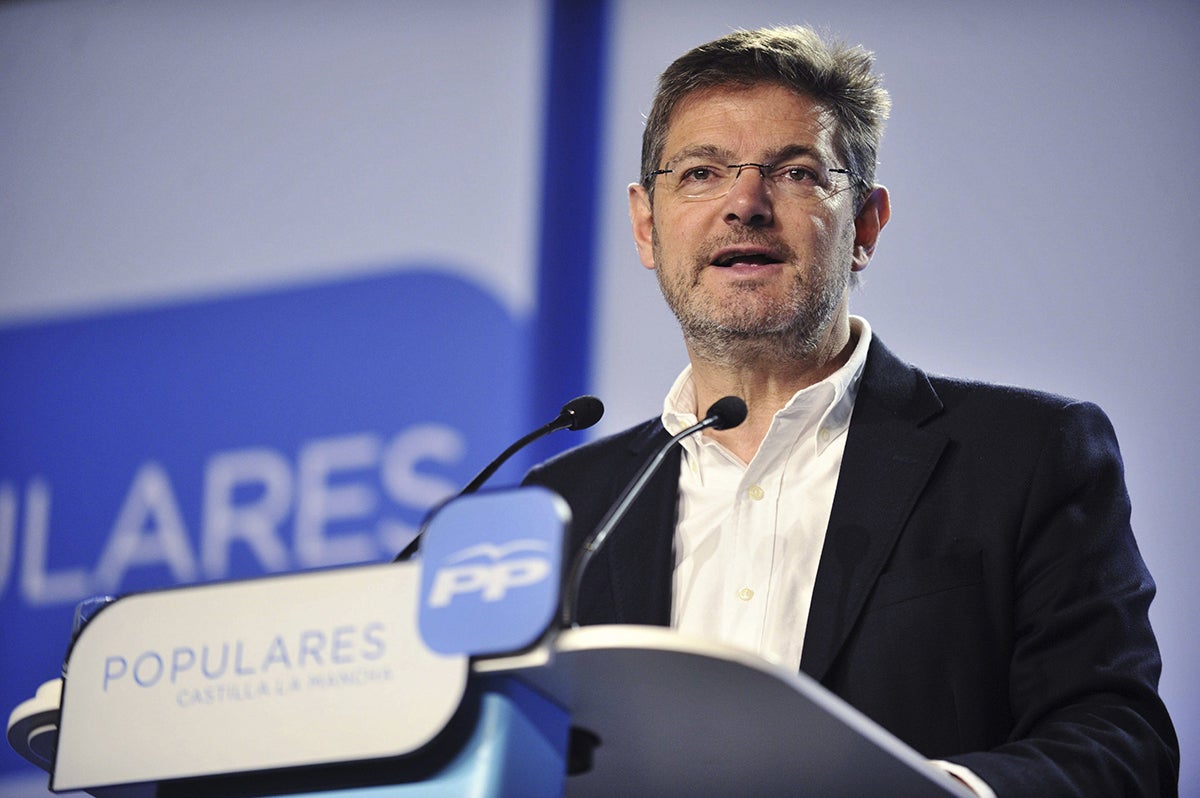 Rafael Catalá: "Si alguien actúa por encima de sus competencias, los tribunales verán quién tiene la razón" Rafael Catalá: "Si alguien actúa por encima de sus competencias, los tribunales verán quién tiene la razón"