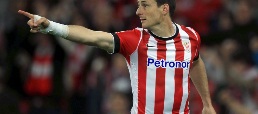 Aduriz celebra un gol con el Athletic Aduriz celebra un gol con el Athletic
