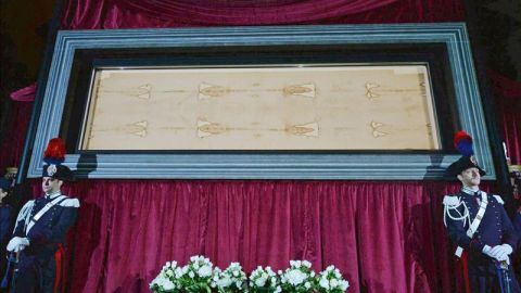La S&aacute;bana Santa se expone en la Catedral de Tur&iacute;n
