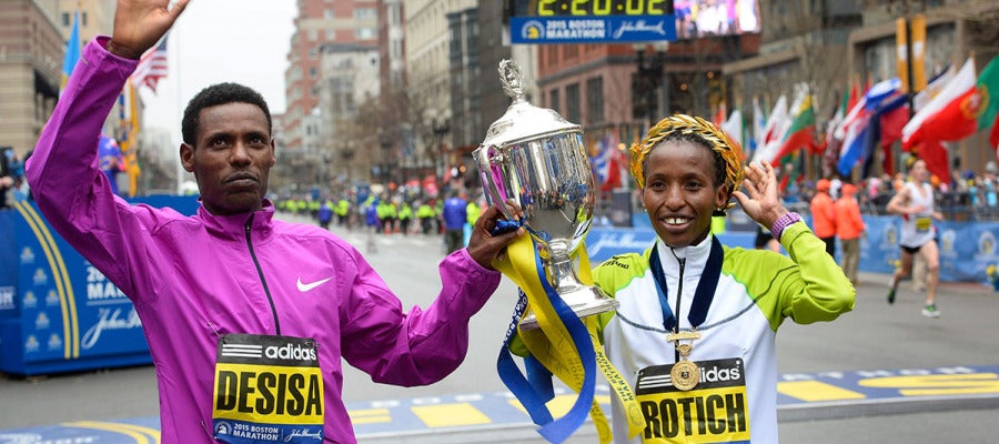 Lelisa Desisa y Caroline Rotich celebran su triunfo en Boston Lelisa Desisa y Caroline Rotich celebran su triunfo en Boston