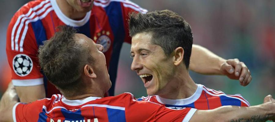 Robert Lewandowski del Bayern Munich celebra su gol Robert Lewandowski del Bayern Munich celebra su gol