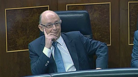 El ministro Crist&oacute;bal Montoro, en el Congreso