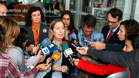 La ministra de Fomento, Ana Pastor, en el Centro de Coordinación de Salvamento de Las Palmas La ministra de Fomento, Ana Pastor, en el Centro de Coordinación de Salvamento de Las Palmas