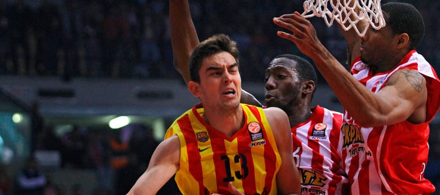 Tomas Satoransky disputa la bola con Bryant Dunston Tomas Satoransky disputa la bola con Bryant Dunston