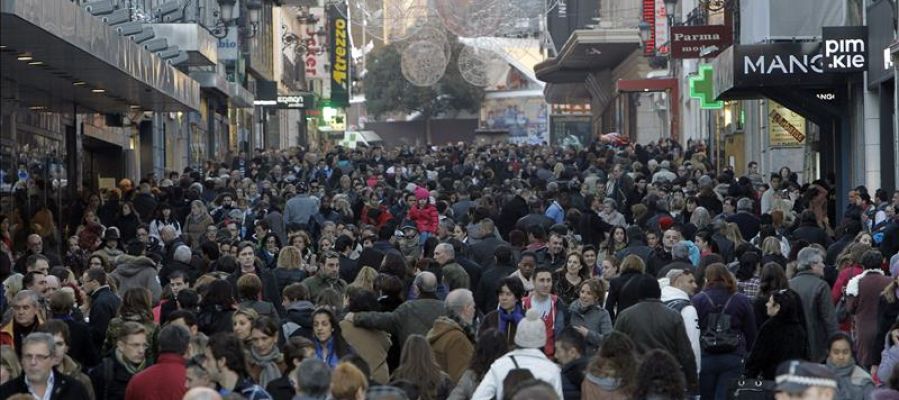 La calle Preciados, en Madrid, llena de gente. La calle Preciados, en Madrid, llena de gente.