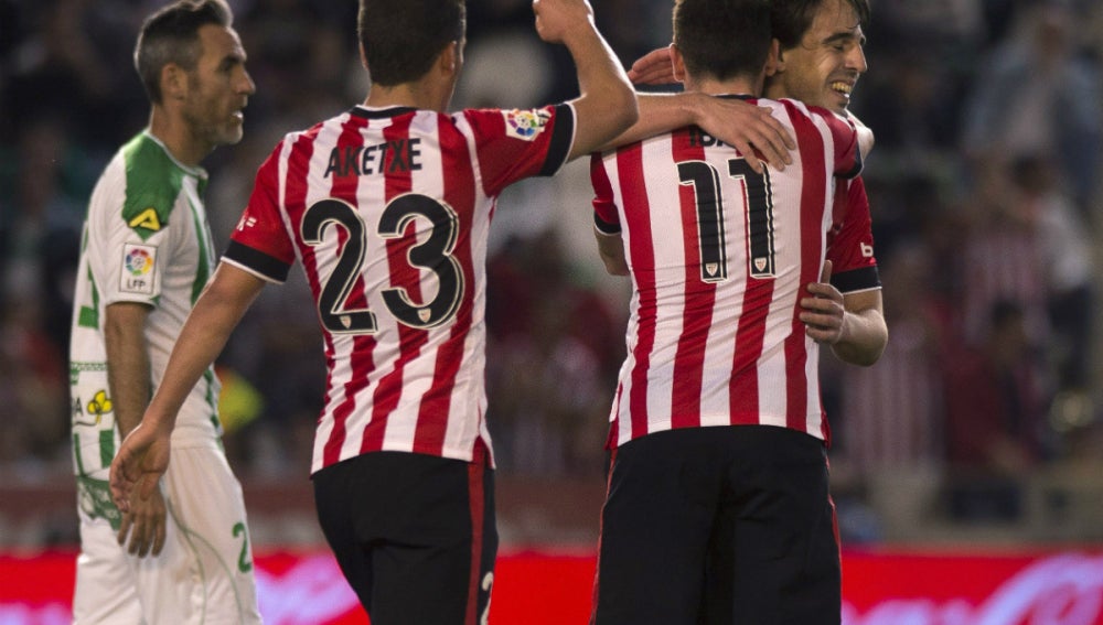 Beñat celebra un gol con el Athletic