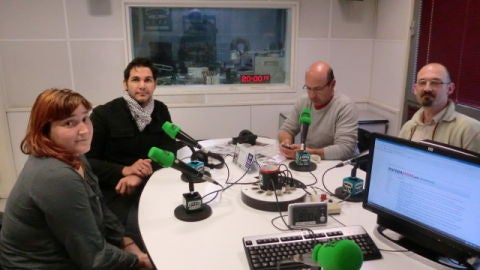 Laurent, Tom&aacute;s, Emeric y Marga nos acaban de la Asociaci&oacute;n ‪#&lrm;ACAV‬