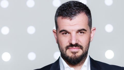 H&eacute;ctor Fern&aacute;ndez, presentador de Al Primer Toque