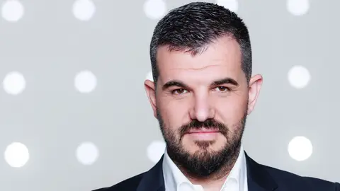 Héctor Fernández, presentador de Al Primer Toque Héctor Fernández, presentador de Al Primer Toque