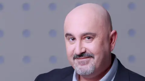 Roberto López Herrero, redactor y productor de Más de uno Roberto López Herrero, redactor y productor de Más de uno