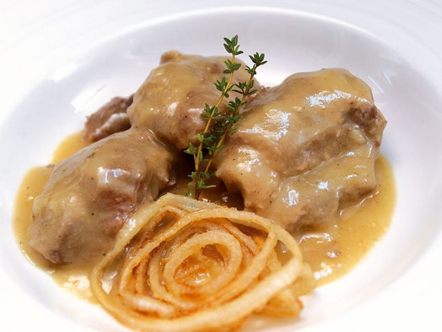 Aprende a hacer las carrilleras de cerdo ibérico escabechadas con frutas del restaurante Rivas Aprende a hacer las carrilleras de cerdo ibérico escabechadas con frutas del restaurante Rivas