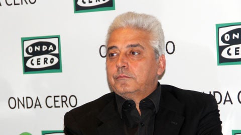 Anthony Blake en M&aacute;s de Uno