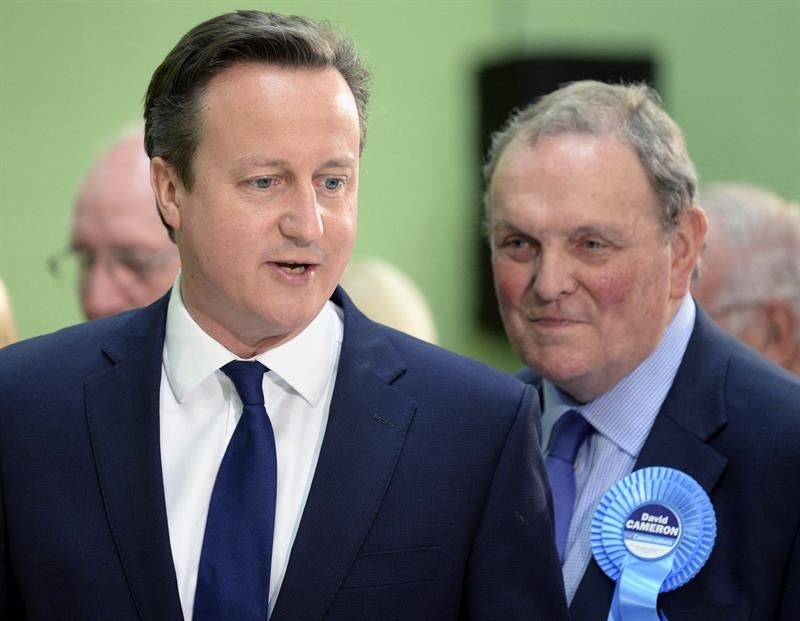 Mayoría absoluta de Cameron ante el desplome de Miliband Mayoría absoluta de Cameron ante el desplome de Miliband