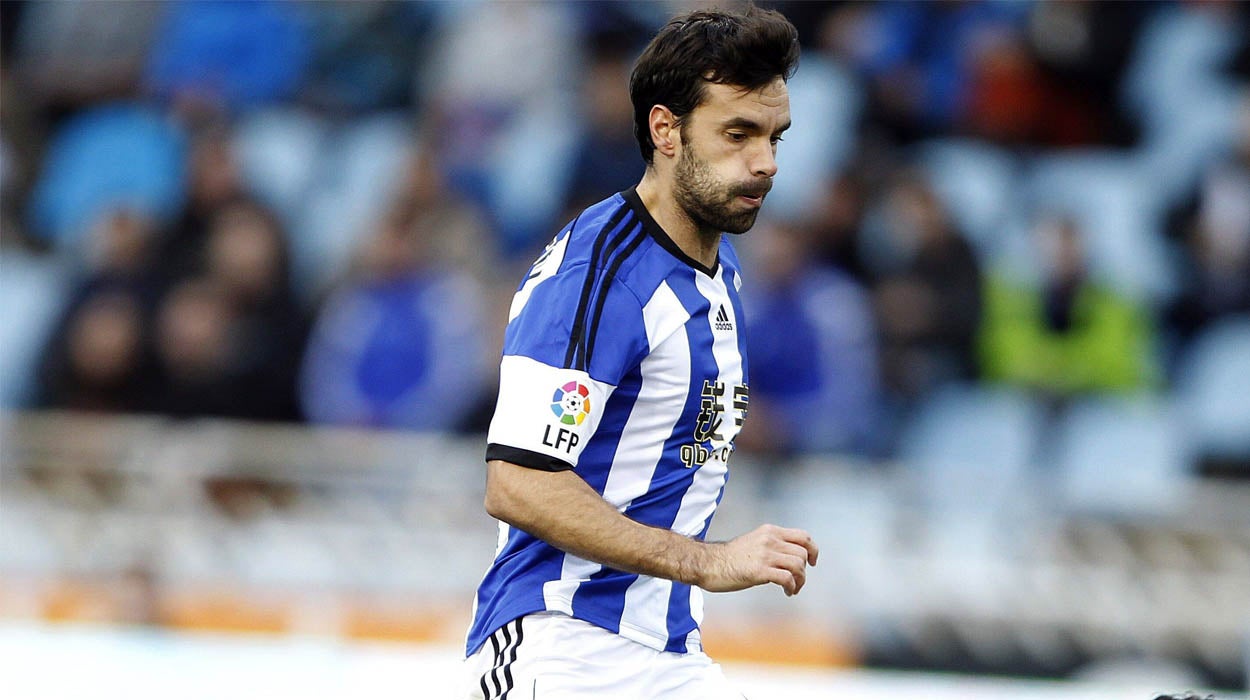 Xabi Prieto renueva y jugará al menos un año más en la Real Sociedad Xabi Prieto renueva y jugará al menos un año más en la Real Sociedad