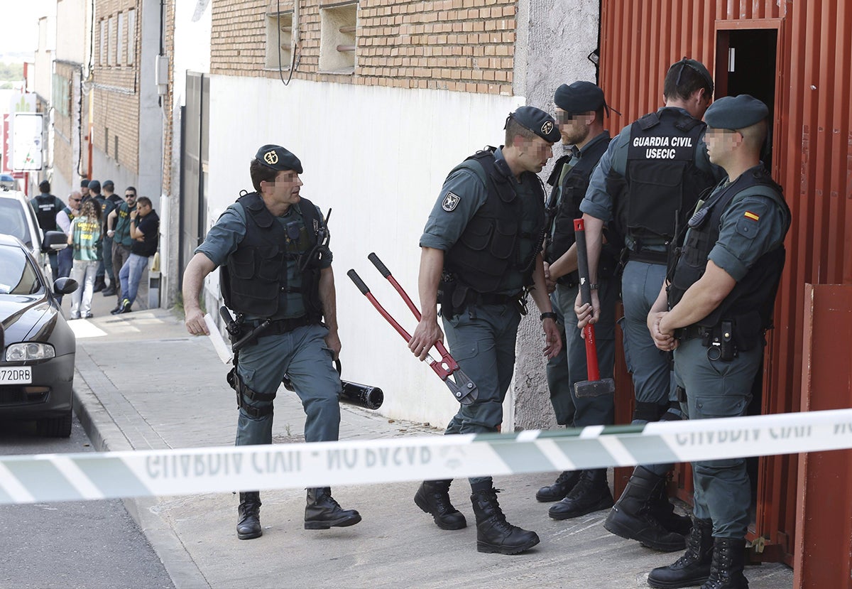 Cae una red con cien toneladas de hachís y diez de explosivos para nutrir de armas a los yihadistas Cae una red con cien toneladas de hachís y diez de explosivos para nutrir de armas a los yihadistas